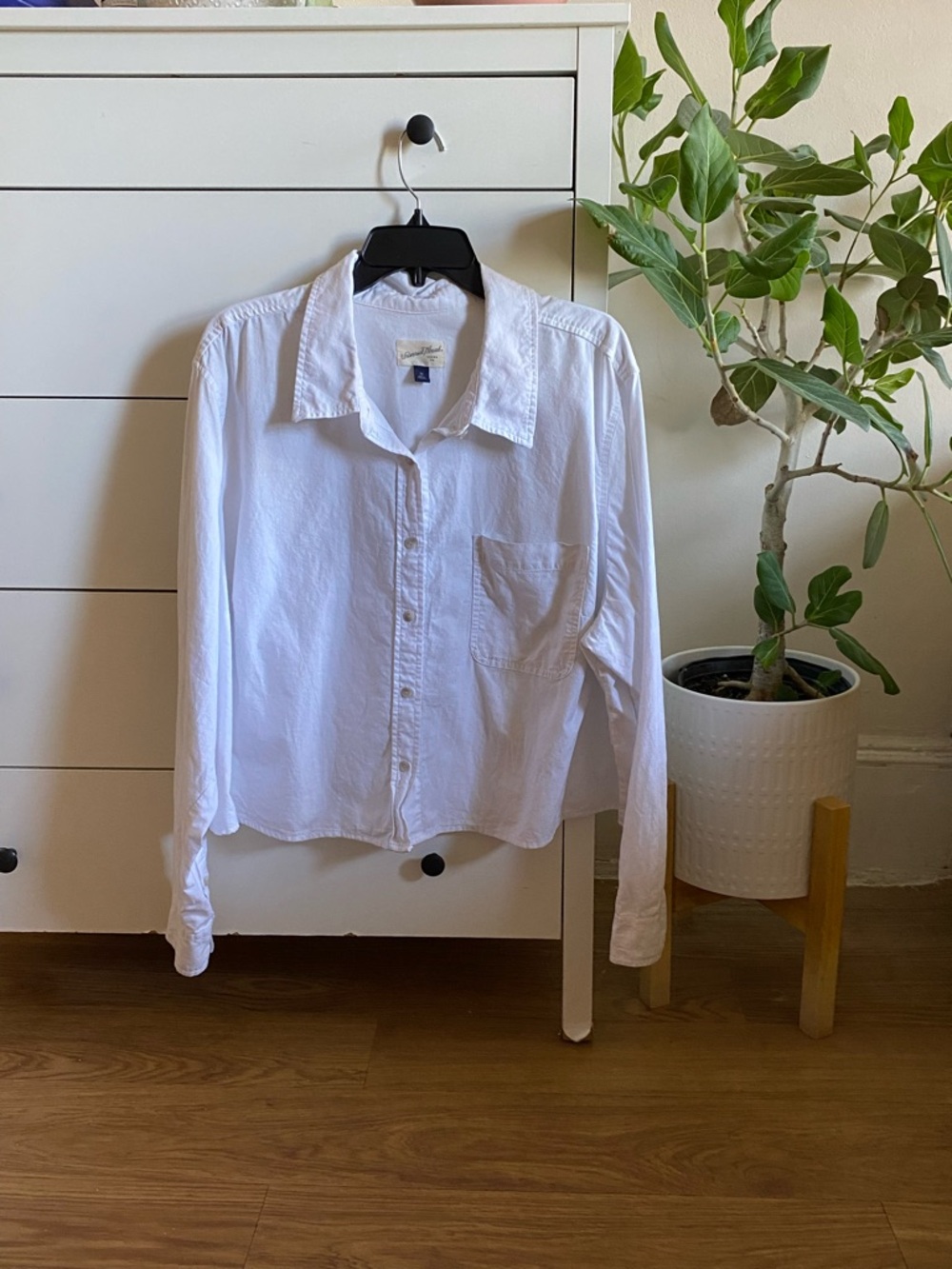 Universal Thread White Long-Sleeve Casual Button-Down Shirt